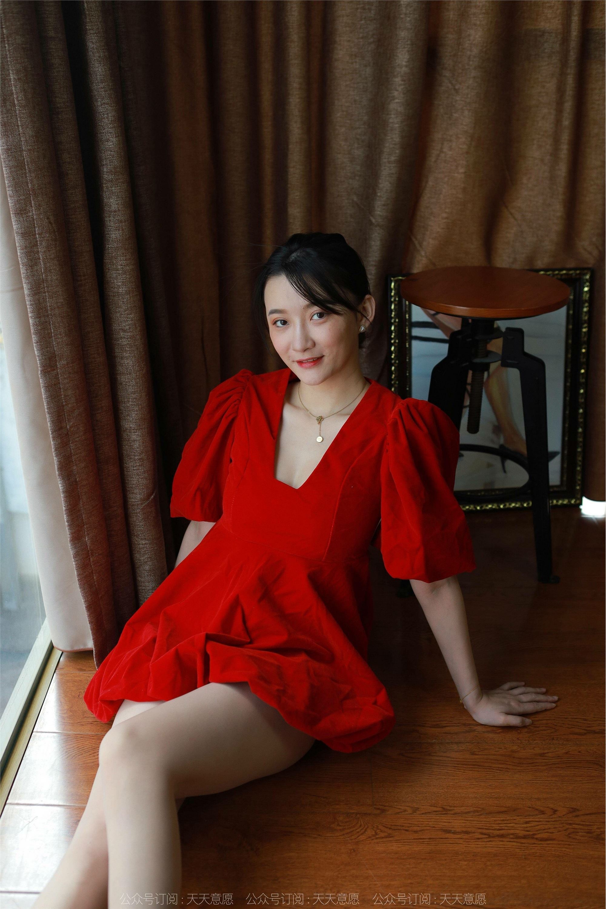 IESS异思趣向  2022.02.10 丝享家1001：秋秋《跨年夜性感红裙》